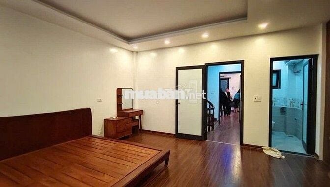 Siêu phẩm Hoàng Hoa Thám,ô tô, 102m2 5 tầng 20.5 tỷ, ở kinh doanh đỉnh