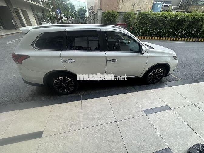 mitsubishi outlander premium