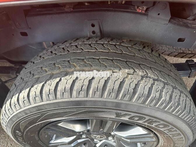 TOYOTA HILUX 4x2 AT 2021 NHẬP KHẨU