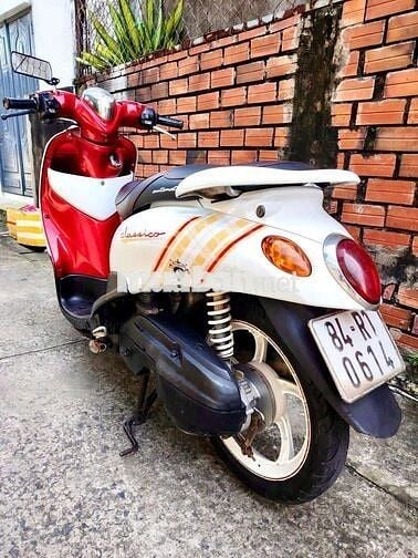 Xe máy Classico Trắng đỏ