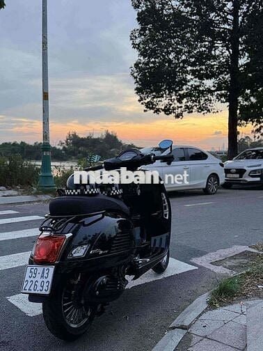 Piaggio Vespa GTS Super Sport 2019 Đen
