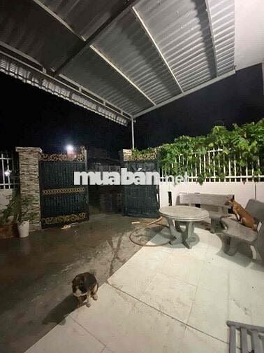 NHÀ BÁN Full thổ cư Cách biển 1km