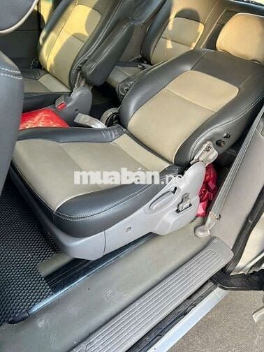 Kia Carnival 2007 7 chỗ Bạc