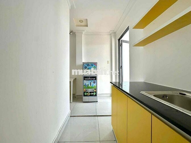 PHÒNG MỚI XÂY CÓ BAN CÔNG CỬA SỔ TRUNG TÂM PHÚ NHUẬN