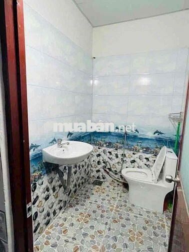 Cần cho thuê nhà hxh 4x10m 1 lầu 2pn 2wc giá 8.5tr tháng