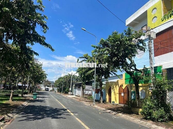 Nhà cần cho thuê hoặc bán, thuê nguyên căn hoặc thuê từng phòng