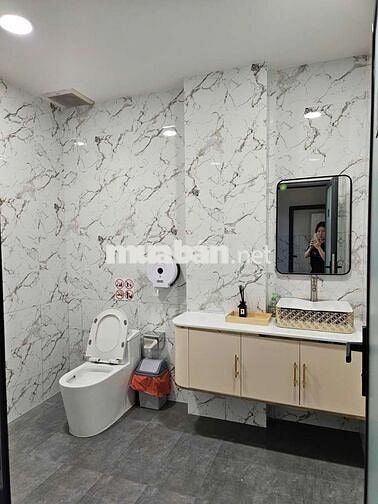 BÁN TOÀ NHÀ VĂN PHÒNG - DTS 1764M2 - 10 TẦNG- HĐ THUÊ 300TR/TH - 89 TỶ