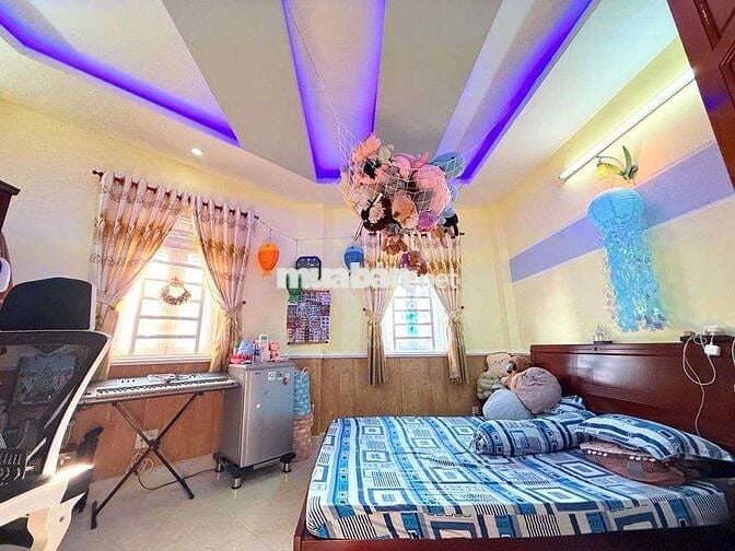 NHÀ ĐẸP GỐC 2 MẶT HẺM  -  4 TẦNG  -  3PN , 4WC  - GIÁ CHỈ 6,1 TỶ