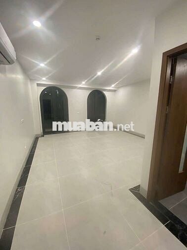 Cho thuê shophouse 5 tầng diện tích 500 m giá 35 triệu Vinhomes GL