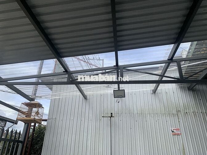 Phòng nhà mặt tiền sáng thoáng mát không chung chủ dư sức đậu ô tô