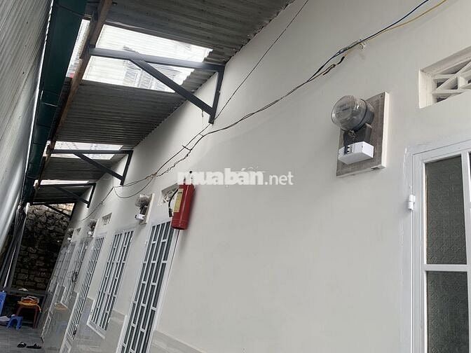 Phòng nhà mặt tiền sáng thoáng mát không chung chủ dư sức đậu ô tô