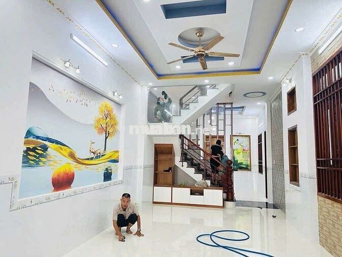 2 tầng mới -kinh doanh diện tích lớn 214m2-chỉ 5,1 tỷ-Nguyễn Thị Tươi