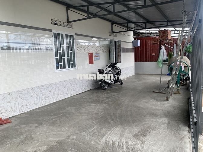 Phòng nhà mặt tiền sáng thoáng mát không chung chủ dư sức đậu ô tô