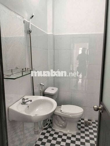 3,150 Tỷ TL sổ riêng nhà 1 lầu 4 PN 4 x 31 ngay cổng khu CN tân kim