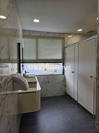 BÁN TOÀ NHÀ VĂN PHÒNG - DTS 1764M2 - 10 TẦNG- HĐ THUÊ 300TR/TH - 89 TỶ