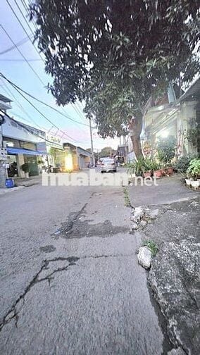 Nhà mặt tiền ,đông hòa ,dĩ an ,100m2