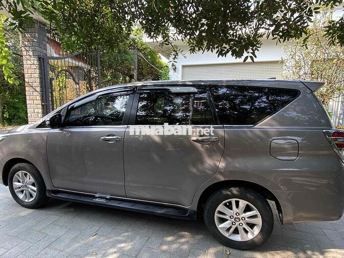 Toyota Innova 2017 2.0E - 140000 km