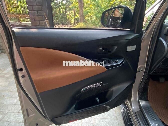 Toyota Innova 2017 2.0E - 140000 km