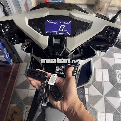 AB 125/2025 4val xám đỏ sporty, mới 100%,  9 chủ