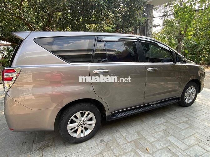 Toyota Innova 2017 2.0E - 140000 km