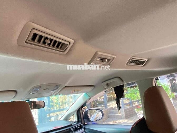 Toyota Innova 2017 2.0E - 140000 km