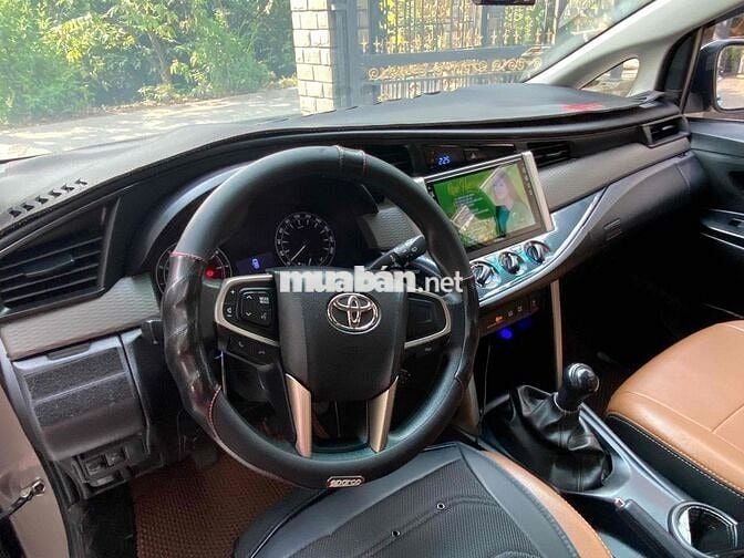 Toyota Innova 2017 2.0E - 140000 km