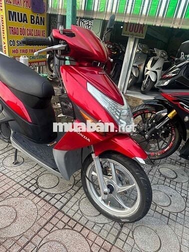 Honda Click màu Đỏ ( xe tay ga giá rẻ)