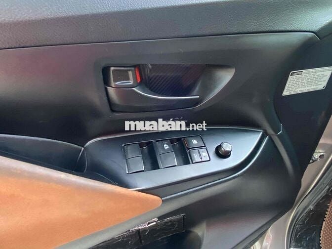 Toyota Innova 2017 2.0E - 140000 km