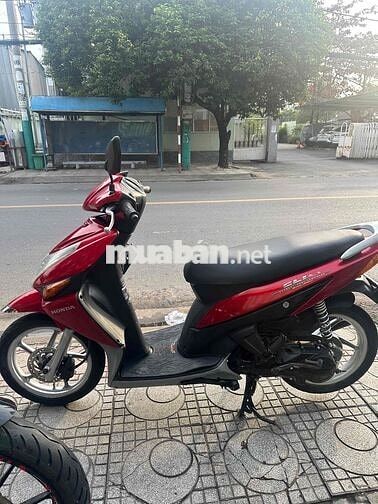 Honda Click màu Đỏ ( xe tay ga giá rẻ)