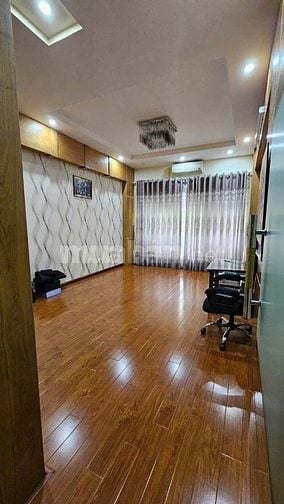 Đỉnh - Nhà phố Trần quốc Hoàn - Cầu giấy - Hà nội 