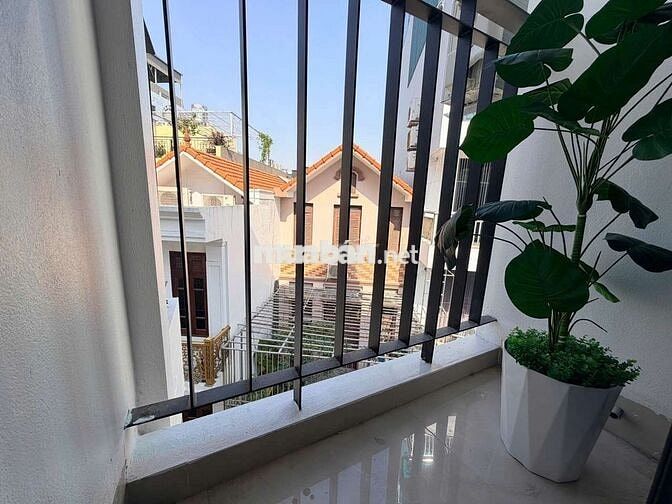 Bóc tem CCMN 25-30m2 xịn sò. Full đồ ban công thoáng, Mễ Trì Thượng