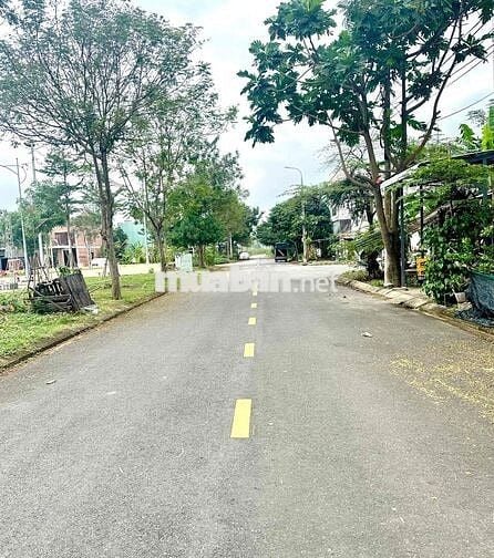 Bán nhanh lô đất đường Hoàng Hồi Khanh , gần công viên