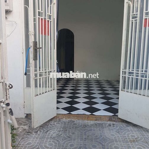 Nhà 1 lầu cho thuê hẻm xe hơi Cộng Hòa, đối diện Etow, Q. Tân Bình