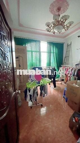 Cần cố nhà, rồi thuê lại trong 3nam, 300 triêu, thuê lại 4tr/th