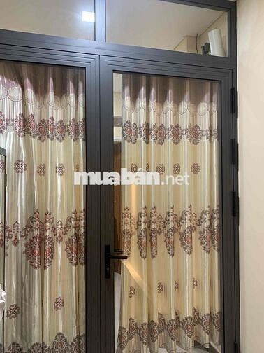 Cho thuê 1 tầng trong căn nhà ở.