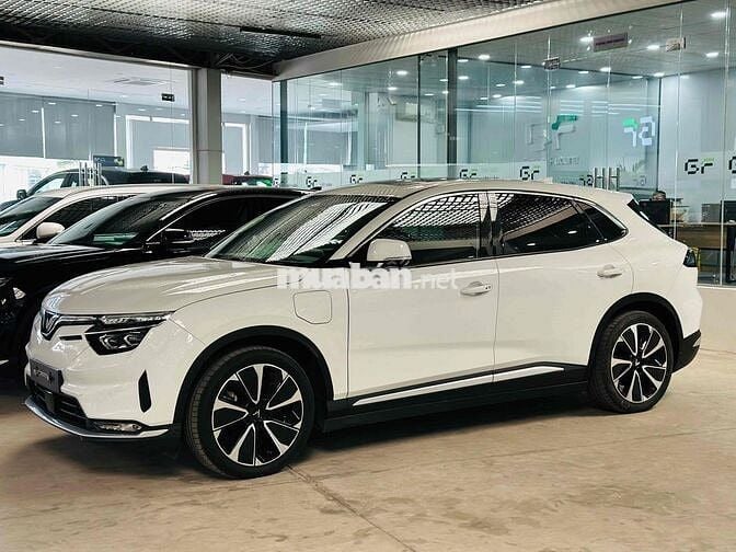 GF Thủ Đức - VF8 Plus 2023 Trắng / Nâu HỒ SƠ SẴN