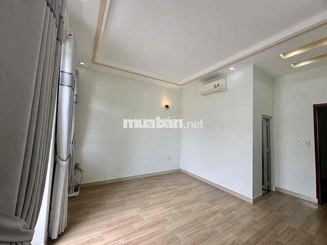 Bán nhà 3 tầng gần Phạm Văn Đồng, 65m2, HXH, giá 6.1tỷ Thủ Đức. gấp