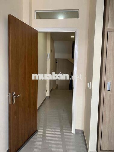 Cho thuê 1 tầng trong căn nhà ở.