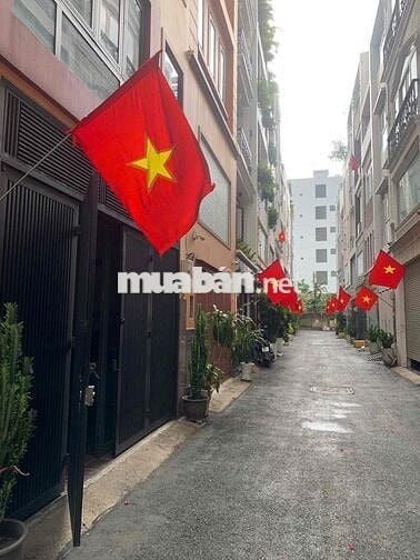 Cho thuê 1 tầng trong căn nhà ở.