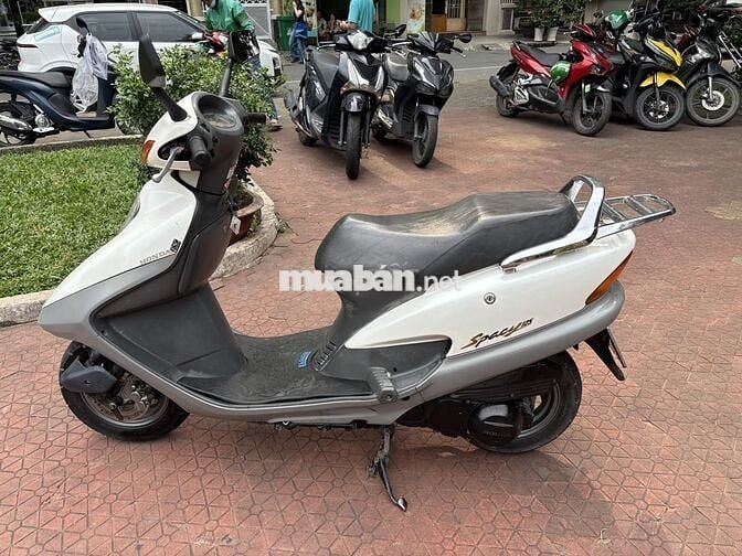 Honda Spacy 125 Nhật Bản đời 2000.