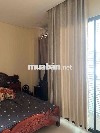 Cho thuê 1 tầng trong căn nhà ở.