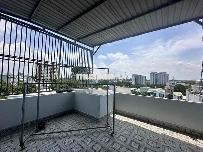 Bán nhà 3 tầng gần Phạm Văn Đồng, 65m2, HXH, giá 6.1tỷ Thủ Đức. gấp