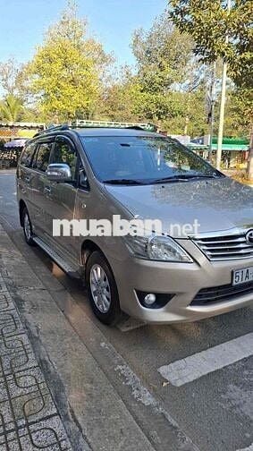 Toyota Innova 2013 2.0E MT 85.000km Chuẩn Zin