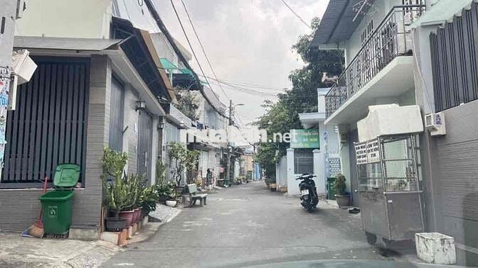 Bán nhà 3 tầng gần Phạm Văn Đồng, 65m2, HXH, giá 6.1tỷ Thủ Đức. gấp