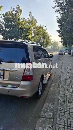 Toyota Innova 2013 2.0E MT 85.000km Chuẩn Zin