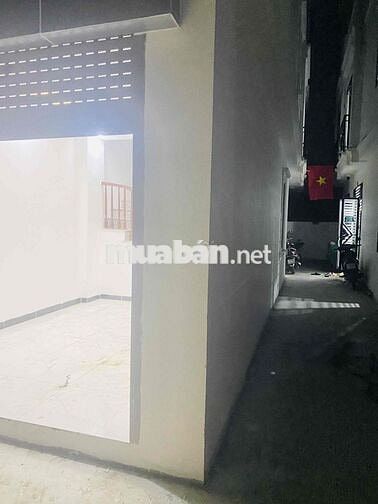 Nhà mới xây, lô góc, 2 mặt thoáng, ô tô đỗ cửa, 3PN phù hợp GĐ.