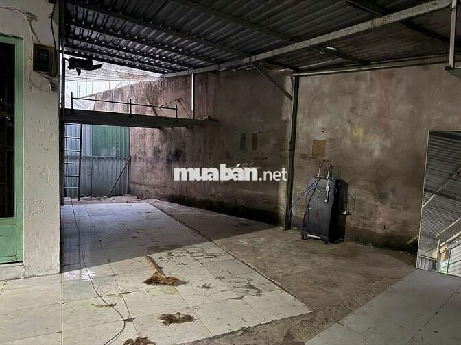 Nhà 70, sân rộng, cây xanh, yên tĩnh, ĐN riêng