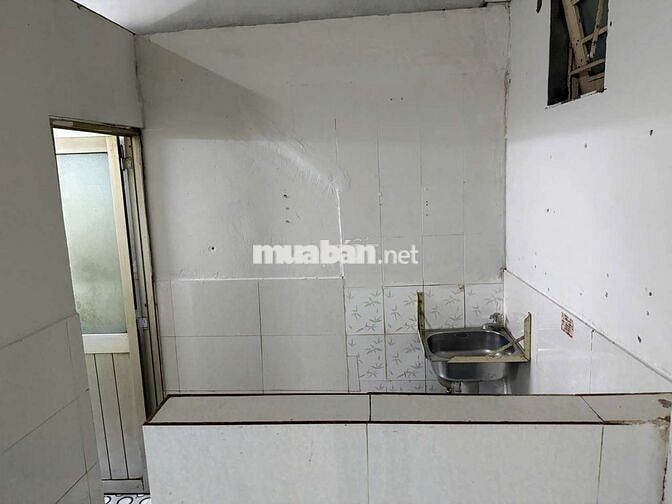 Nhà 70, sân rộng, cây xanh, yên tĩnh, ĐN riêng