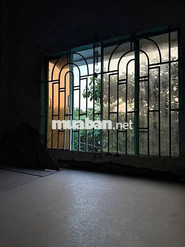 Nhà 70, sân rộng, cây xanh, yên tĩnh, ĐN riêng