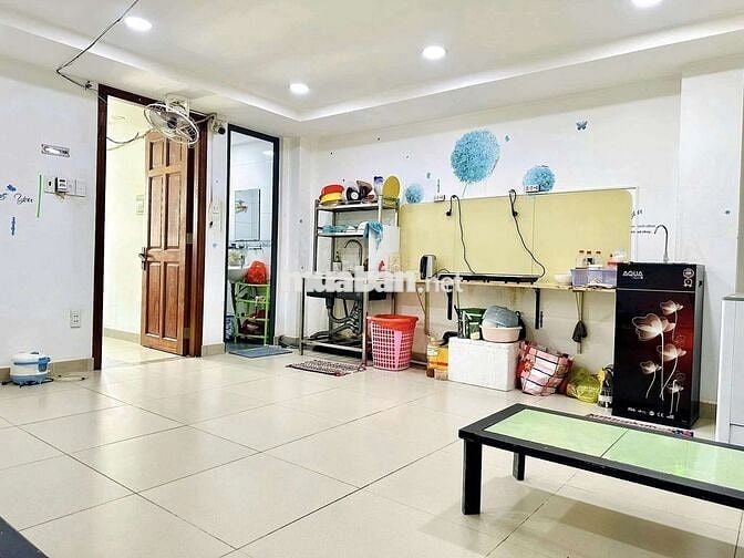 Cần pass giường KTX Dương Quảng Hàm